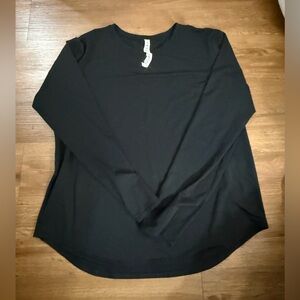 LIKE NEW LULULEMON LONG SLEEVE TRAINING SHIRT